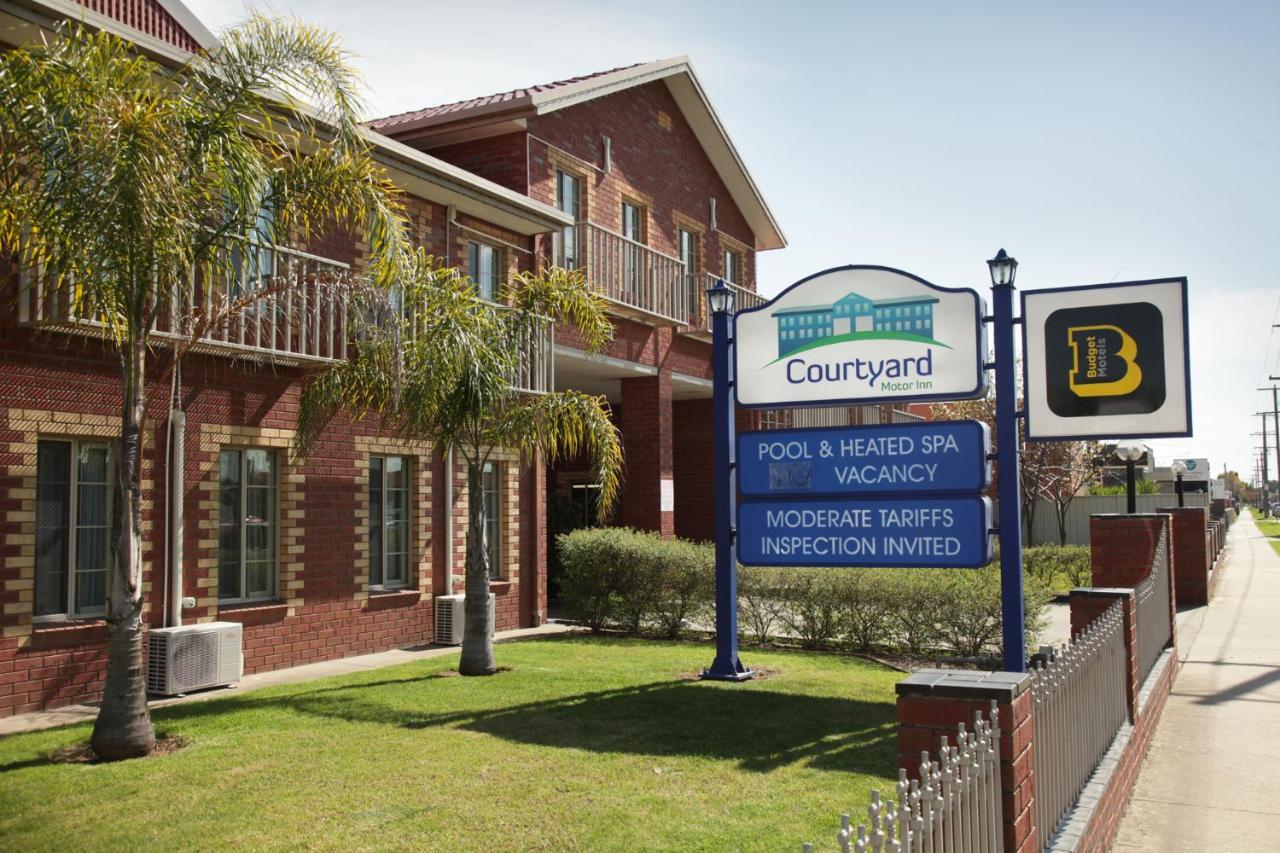 Courtyard Motor Inn Шепъртън Екстериор снимка